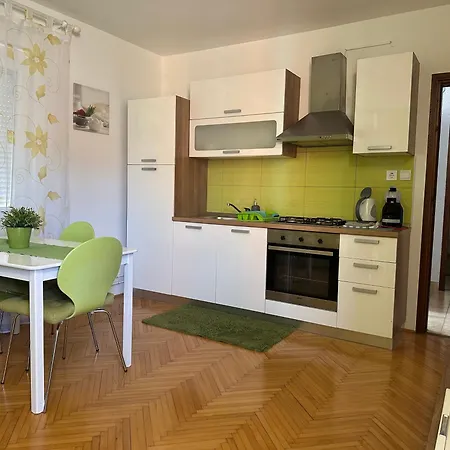 Apartment Peloza *