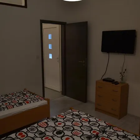 Peloza Apartman *